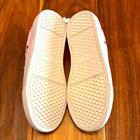 Cherry Print Sneakers - Picture 5 of 6